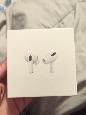 Brand New Apple White AirPods Pro 1 (2021) Earbuds With Magsafe Charger